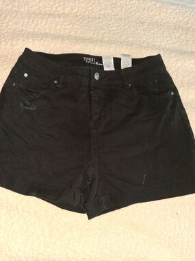 Time and Tru Black High-Rise Jean Shorts with Subtle Distressing